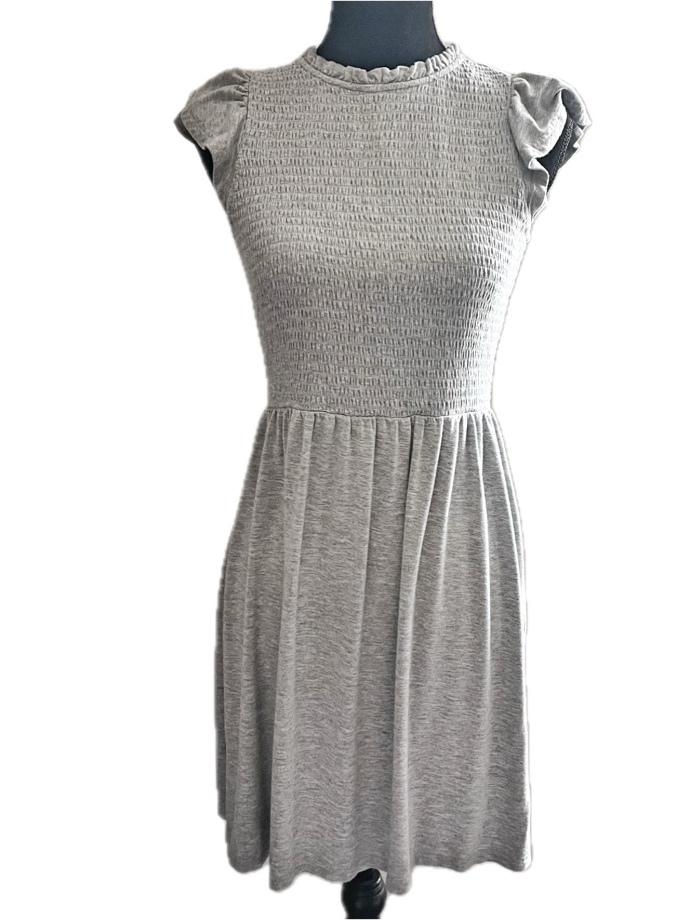 LOFT Smocked Gray Cap Sleeve Women’s Short Dress Size 6P Flirt Soft Casual